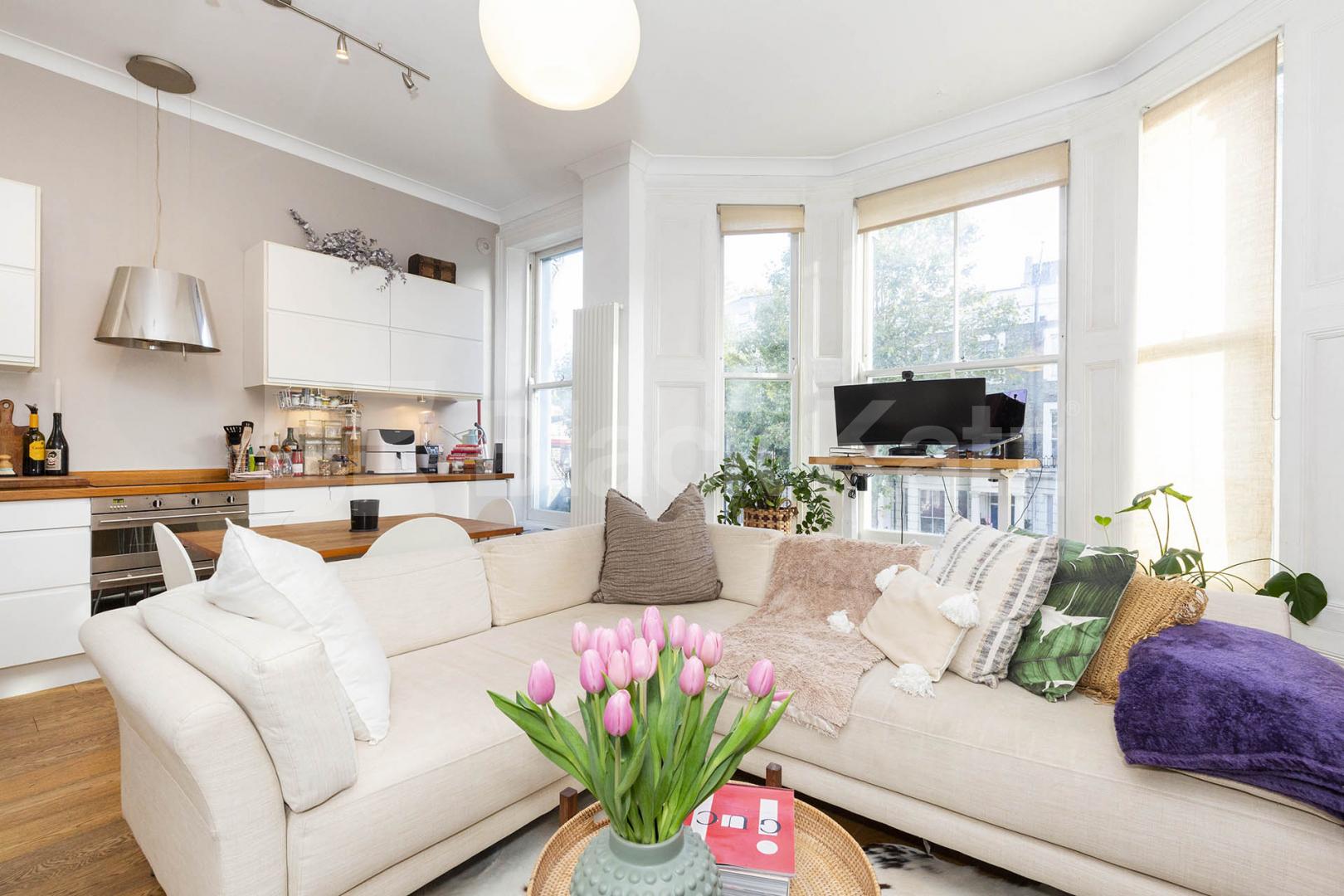 			Stunning 1 bed with study and a private roof terrace, 1 Bedroom, 1 bath, 1 reception Flat			 Ladbroke Grove, Ladbroke Grove